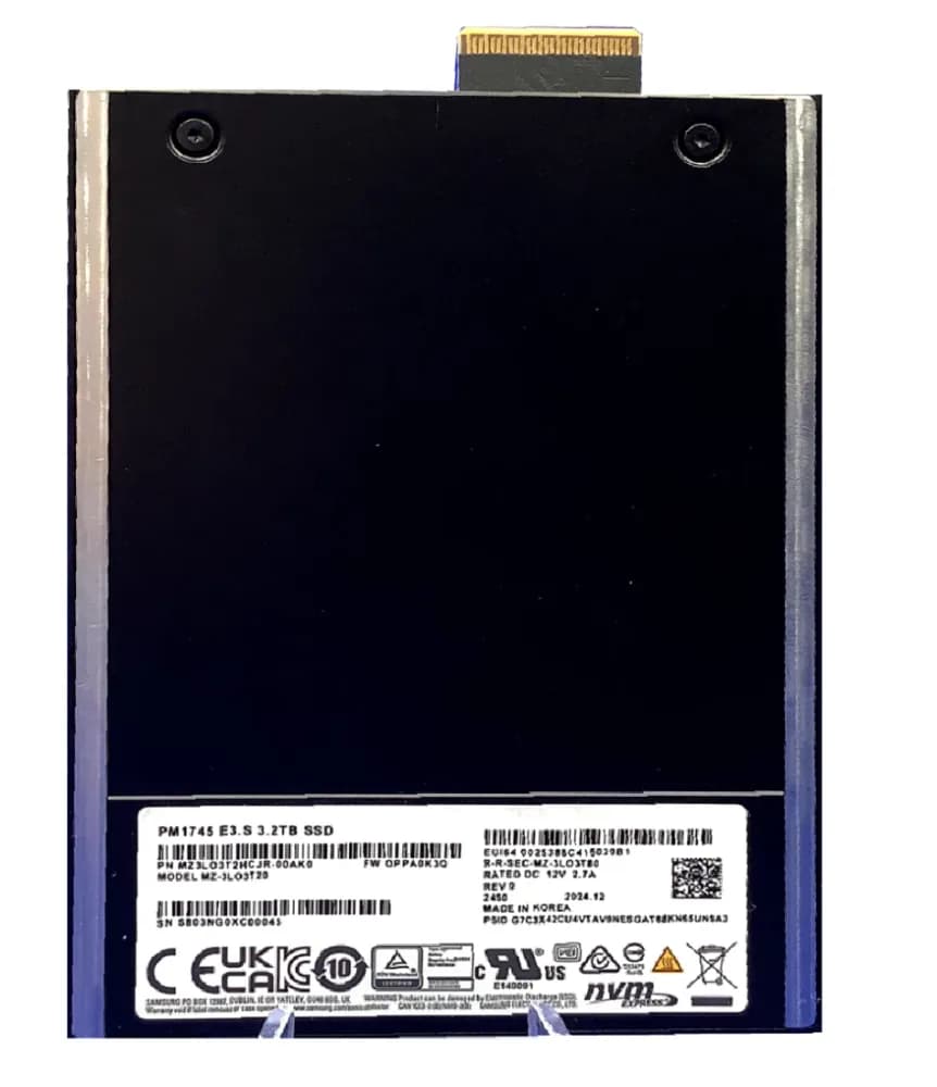 Samsung MZ3LO3T2HCJR-00AK0 3.2TB PCI Express NVMe 5.0 Solid State Drive